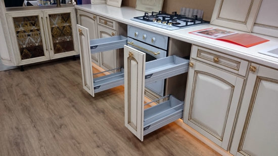 Как обустроить маленькую кухню