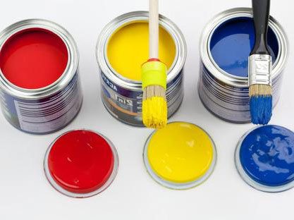 Глянцевая краска для стен – облагородим помещение своими руками