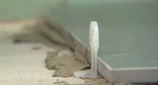 Выкладываем плитку в санузле