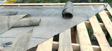 Рубероид для дачного строительства